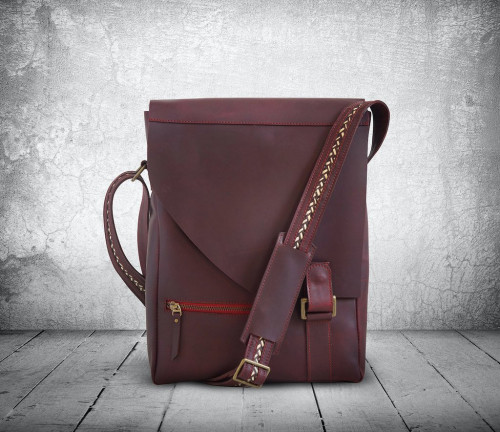 Order the designer accessories from Desisano, the top online store. Here one can find unique accessories for men and women to enhance the style sense. For more information visit us on https://desisano.com/collections/laptop-bags