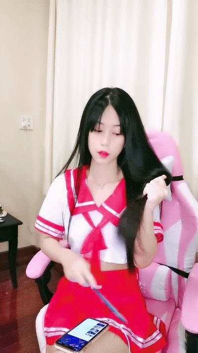 [MP4/ 3.14G]&amp;nbsp; 长发飘飘学生制服清纯小妹&amp;nbsp; 满背纹身视觉反差&amp;nbsp; 扎起双马尾吸吮大屌&amp;nbsp; 主动骑乘爆插小穴&amp;nbsp; 操的啊啊直浪叫