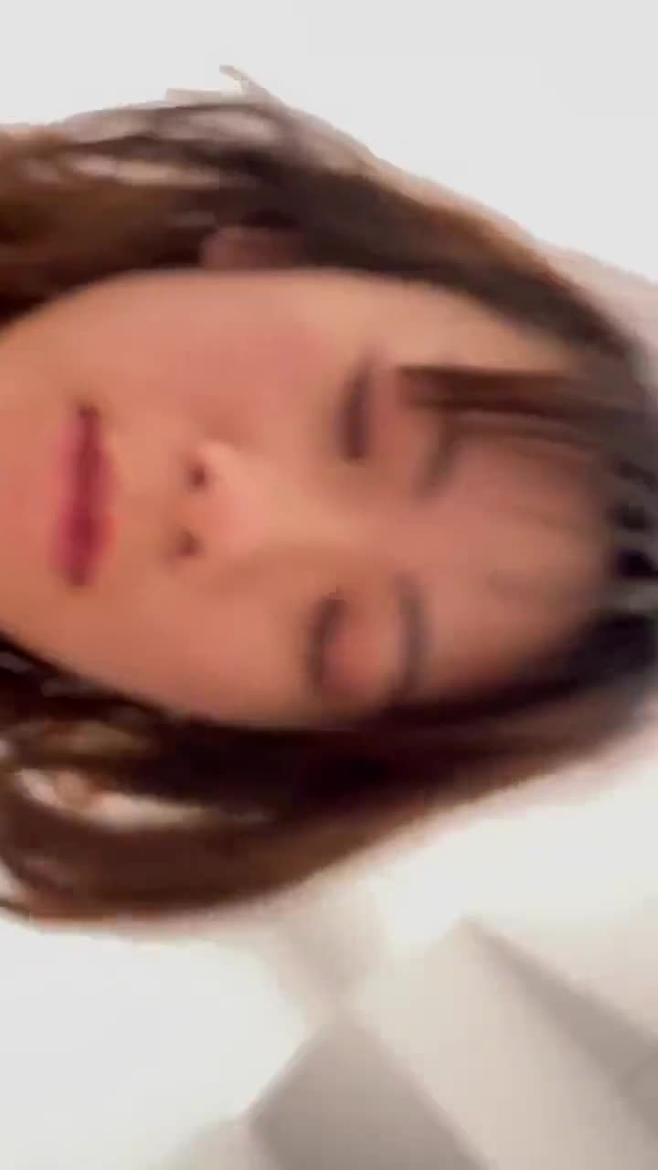 [MP4/ 119M] 漂亮女友上位啪啪 看着很清纯 不停叫爸爸 主人 脱了衣服还是胸器 有点反差-小酒楼