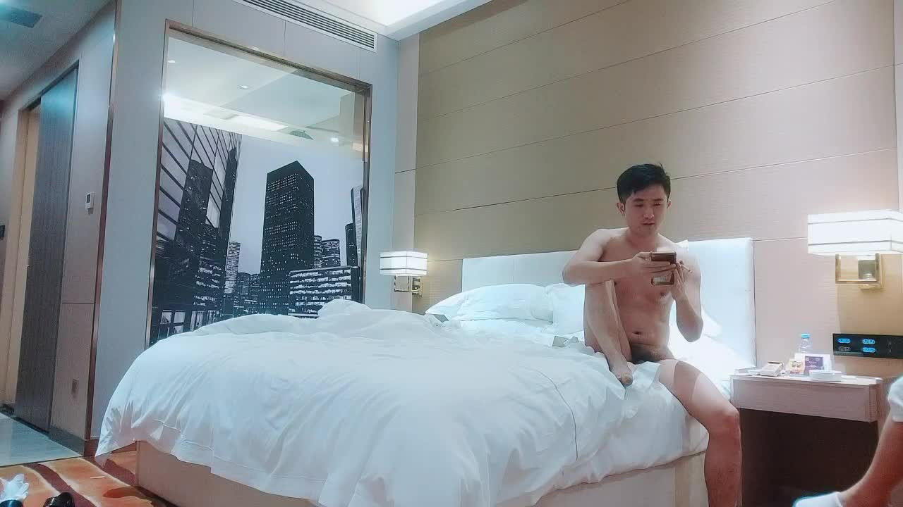 [MP4/ 853M] 91鲍先生探花 帅小伙再来一发，埋头舔屌，大肥臀骑乘猛坐，操的啊啊直叫