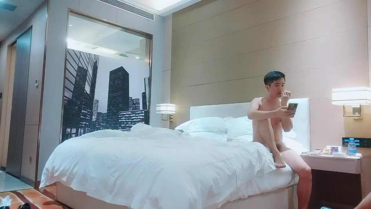 [MP4/ 853M] 91鲍先生探花 帅小伙再来一发，埋头舔屌，大肥臀骑乘猛坐，操的啊啊直叫