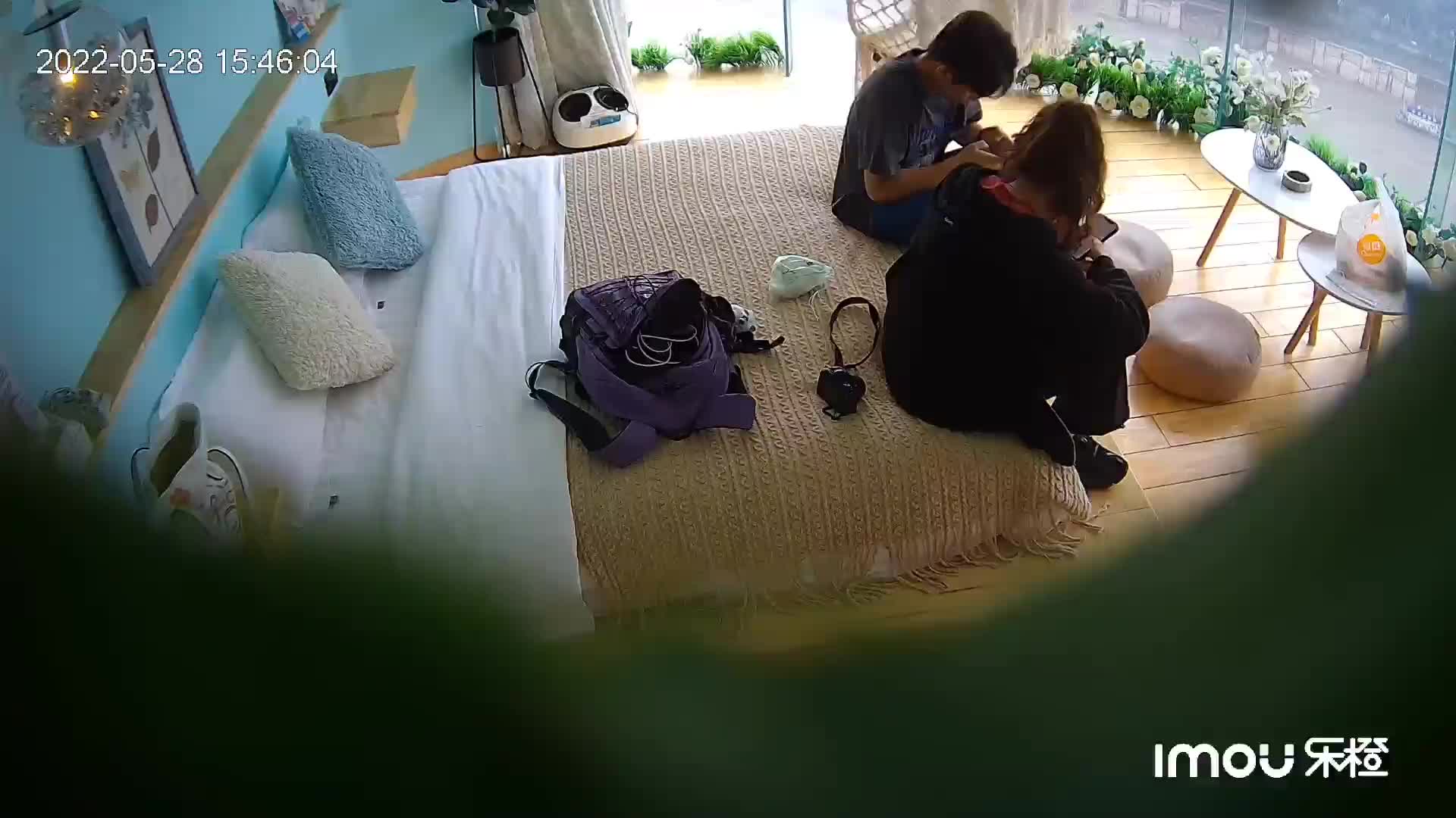 [MP4/ 2.25G] 新流出乐橙酒店高清偷拍大学生情侣开房清纯校花学妹换上性感情趣内衣变身性感小野猫和帅哥男友激情啪啪