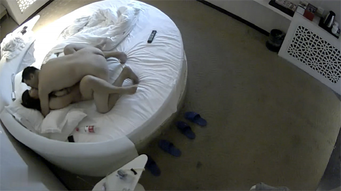 ❤️经典Hotel偷拍❤️未流出白皮猪套房❤️开房大战爆嫩大奶女友 女友喜欢骑乘J8做爱 艹好几炮 高清720P版