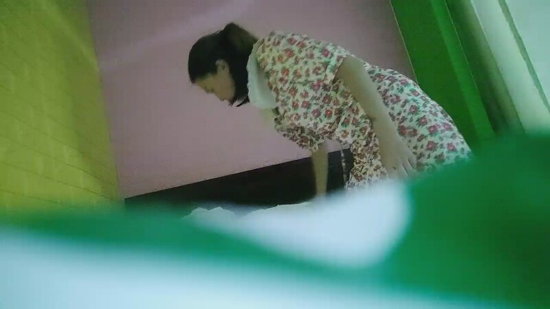 [MP4/401MB] 探秘深圳樓鳳，小少婦溫柔體貼，臥室床頭放置偷拍設備，近景性愛精彩異常