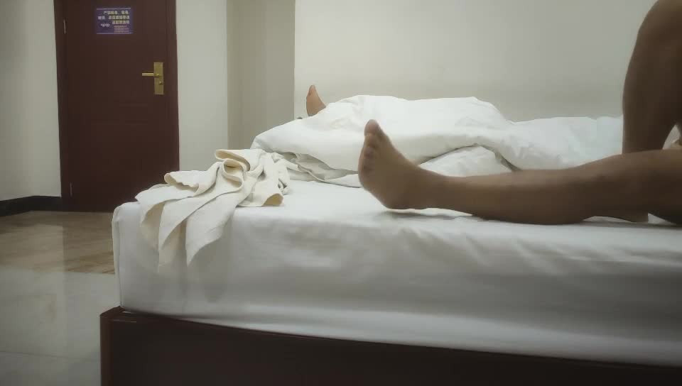 [MP4/ 7.53G] 农民工十里探花，良家人妻，这逼逼挺干净，圆润美臀是亮点，连续两炮到天明