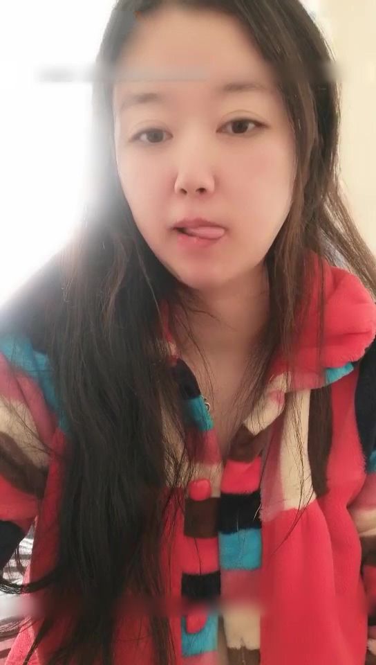 東北丰满妹子居家露臉大迟度秀肉体,情趣夾子夾住奶头,掰茓漏逼毛毛茂密十分誘人