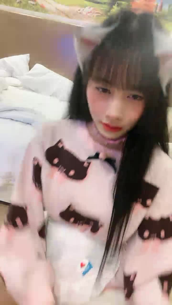 [MP4/ 893M]  极品美少女情趣耳朵超甜美 炮友掏出屌足交 第一视角操无毛小穴