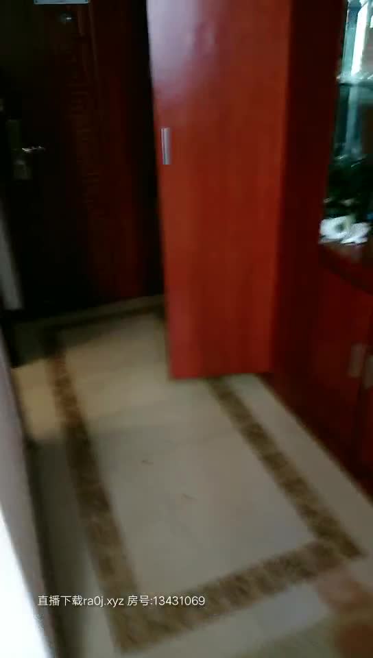 [MP4/ 972M]&nbsp;&nbsp;淫乱的房间 机器男人的榨汁机 2男2女一起玩 挑逗男人的大鸡巴