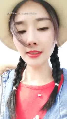 [MP4/ 3.66G]&nbsp;&nbsp;重庆妹子到农村挑逗大叔摸逼 野外撒尿露大白肥臀 掰穴发骚