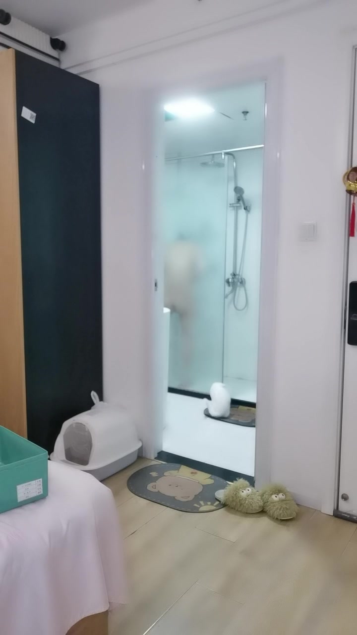 [MP4/1322M] 浓妆妖艳美御姐！气质超棒！豹纹包臀裙灰丝，情趣装拨开内裤掰穴，沙发上骑乘位，爆操无毛骚逼