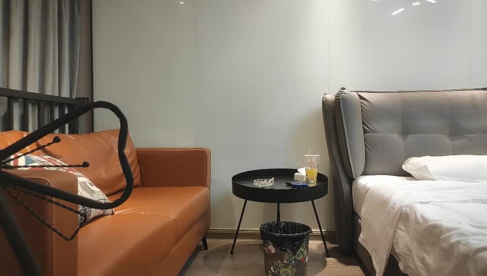 [MP4/675MB] 猛男3000高价约操花臂外围女神 骑在身上调情 摸穴大屌插嘴 上位骑乘猛插