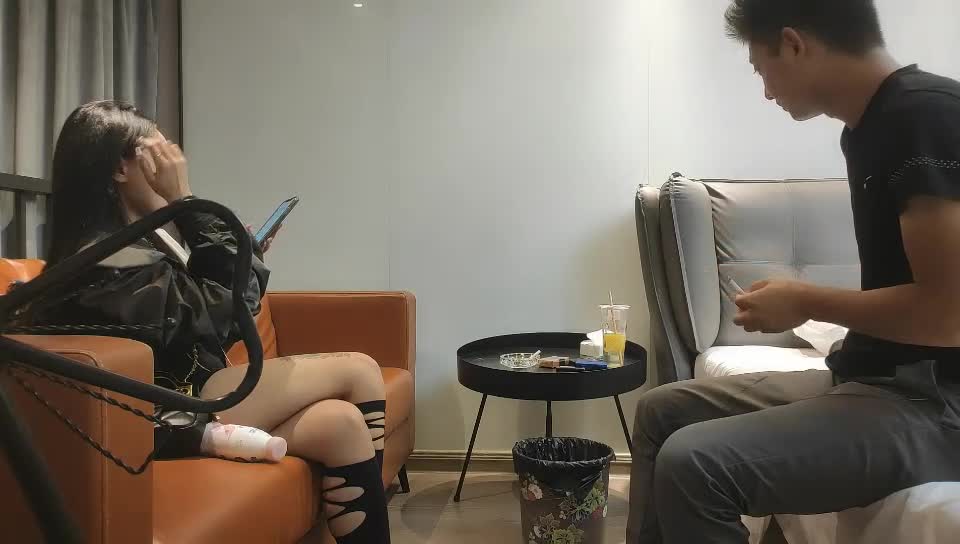 [MP4/675MB] 猛男3000高价约操花臂外围女神 骑在身上调情 摸穴大屌插嘴 上位骑乘猛插