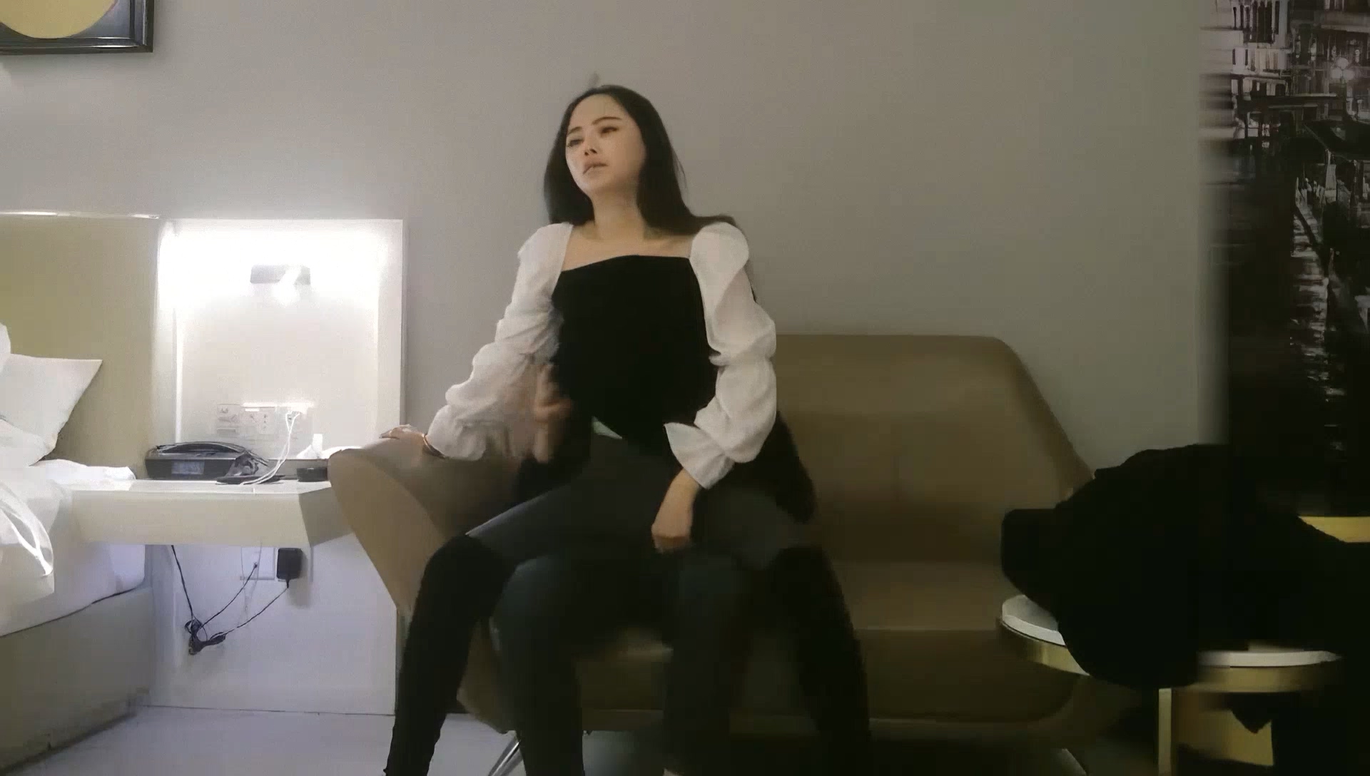 [MP4/781MB]【AI高清2K修复】【雀儿满天飞】翻版奚梦瑶，欲仙欲死表情让人忍不住连干两炮