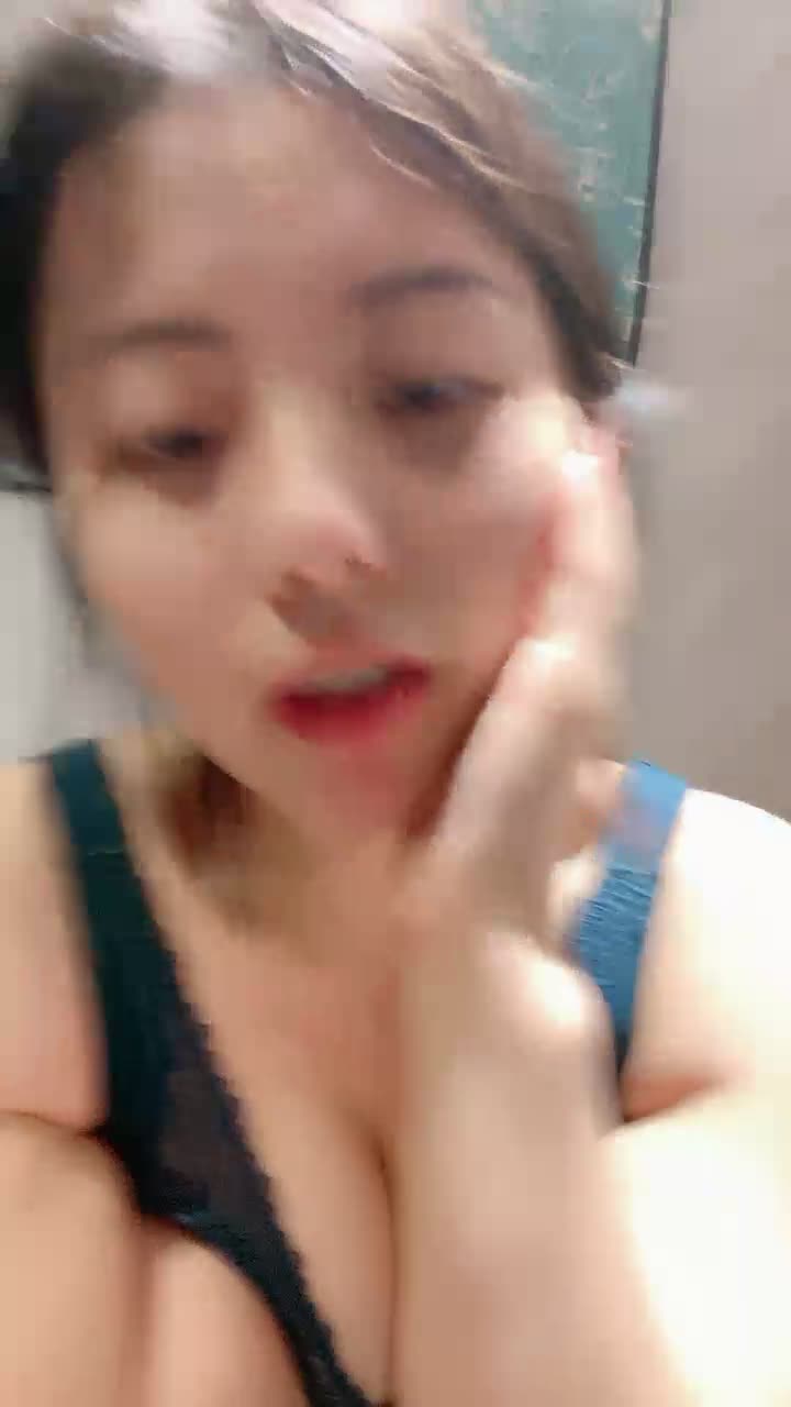 [MP4/ 1.25G] 如向日葵的女孩–卖萌希瑞 清纯且可爱，一对吊钟乳，和男友在酒店把玩双峰，无套多姿势爆插