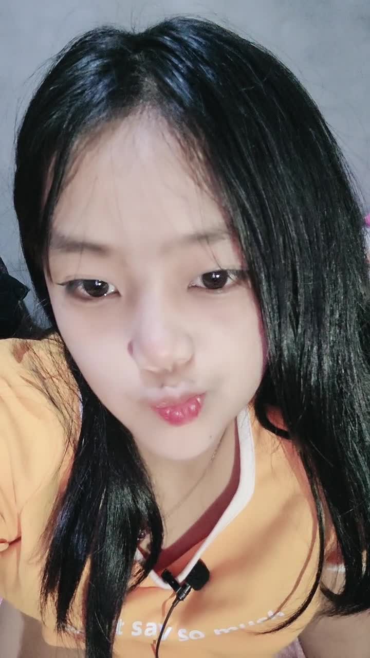 [MP4/ 2.87G] 极品萝莉小妹新人下海全程露脸直播，性感好身材高颜值，逼逼和奶子都很嫩 - 截图12