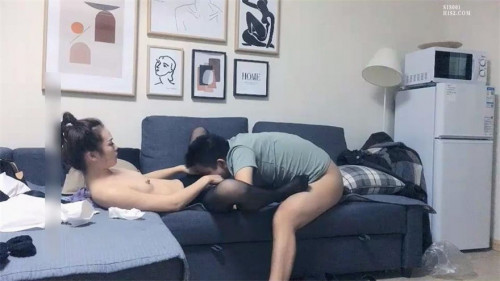 gyLiNv.jpg