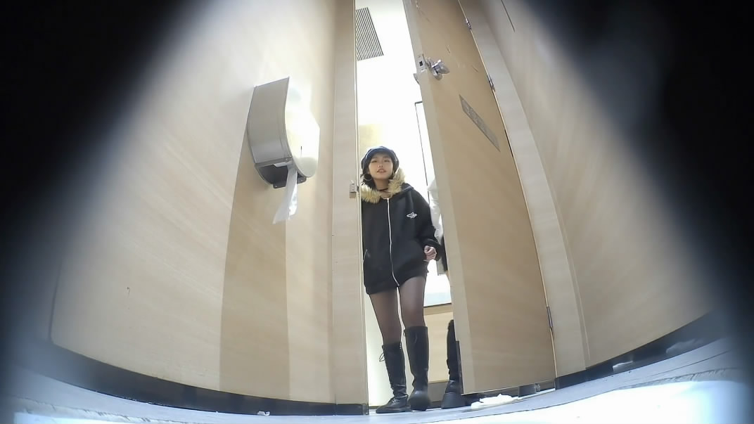 ❤️❤️❤️约炮大神「狠台北」室友有难出屌相救干爆她的多汁肥臀