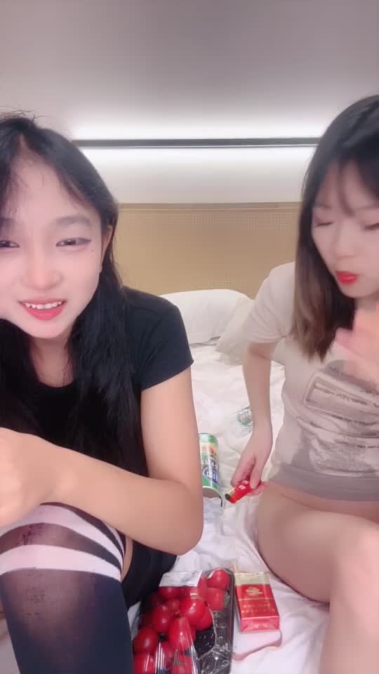 [MP4/ 1.77G] 8月新品，震撼现场，超淫10P阵容，小月回归新姐妹加入 - 截图4