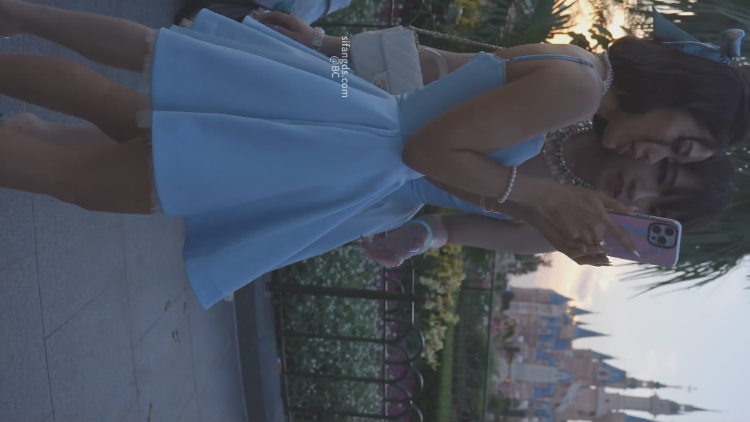 ❤️❤️❤️FansOne蜜桃肥臀00後顏值女模【艾希】女友背著男友視訊自慰賺錢,反被男友用錢羞辱中出