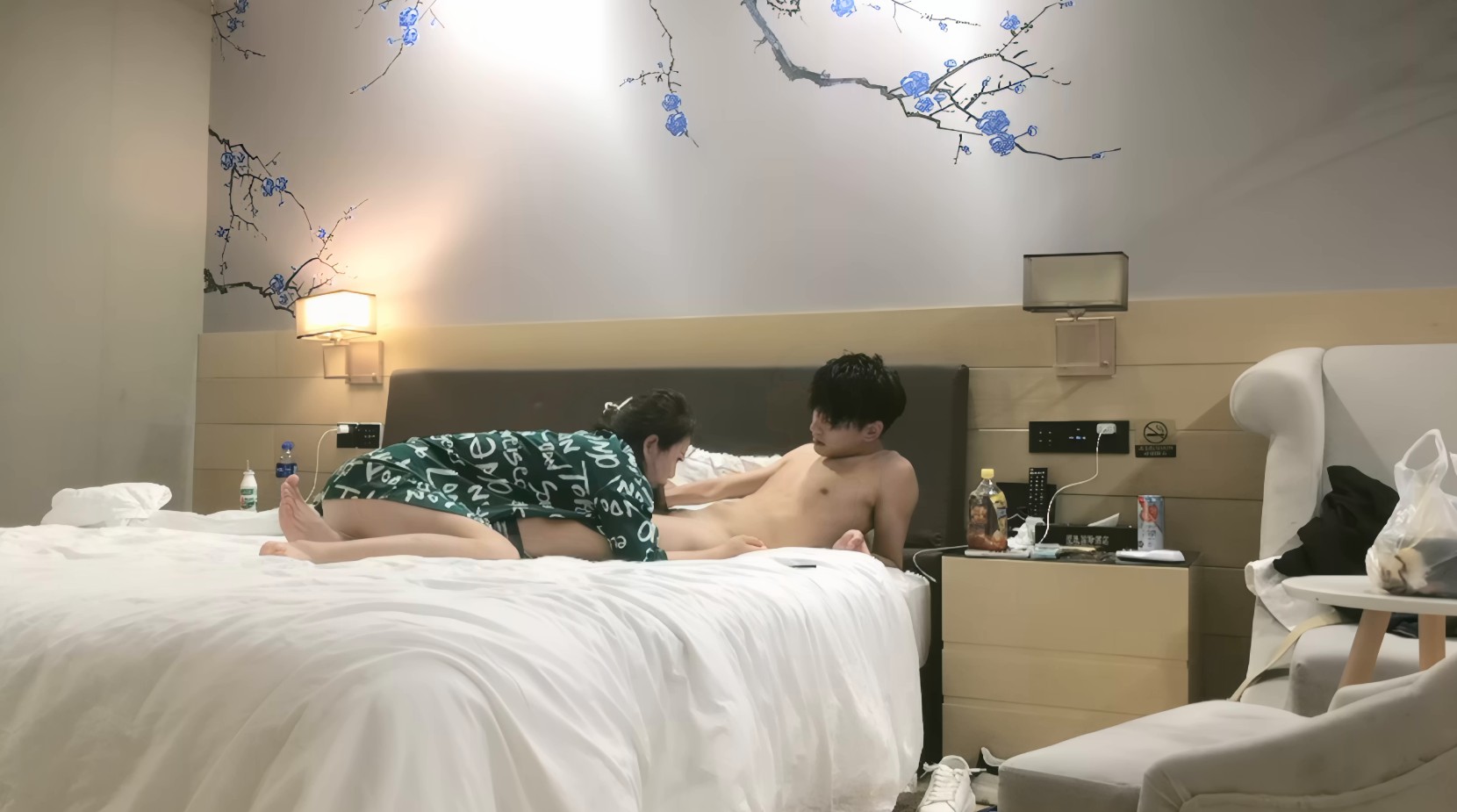 【短片x20】日記❤️超市搭訕來的18歲長腿嫩妹小喬