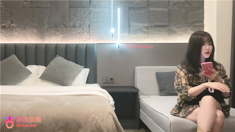 【AI增强】杏吧洪七公探花-约炮高冷皮肤超级白嫩的小姐姐，刚下海做兼职翘臀不仅白且挺拔圆润有型