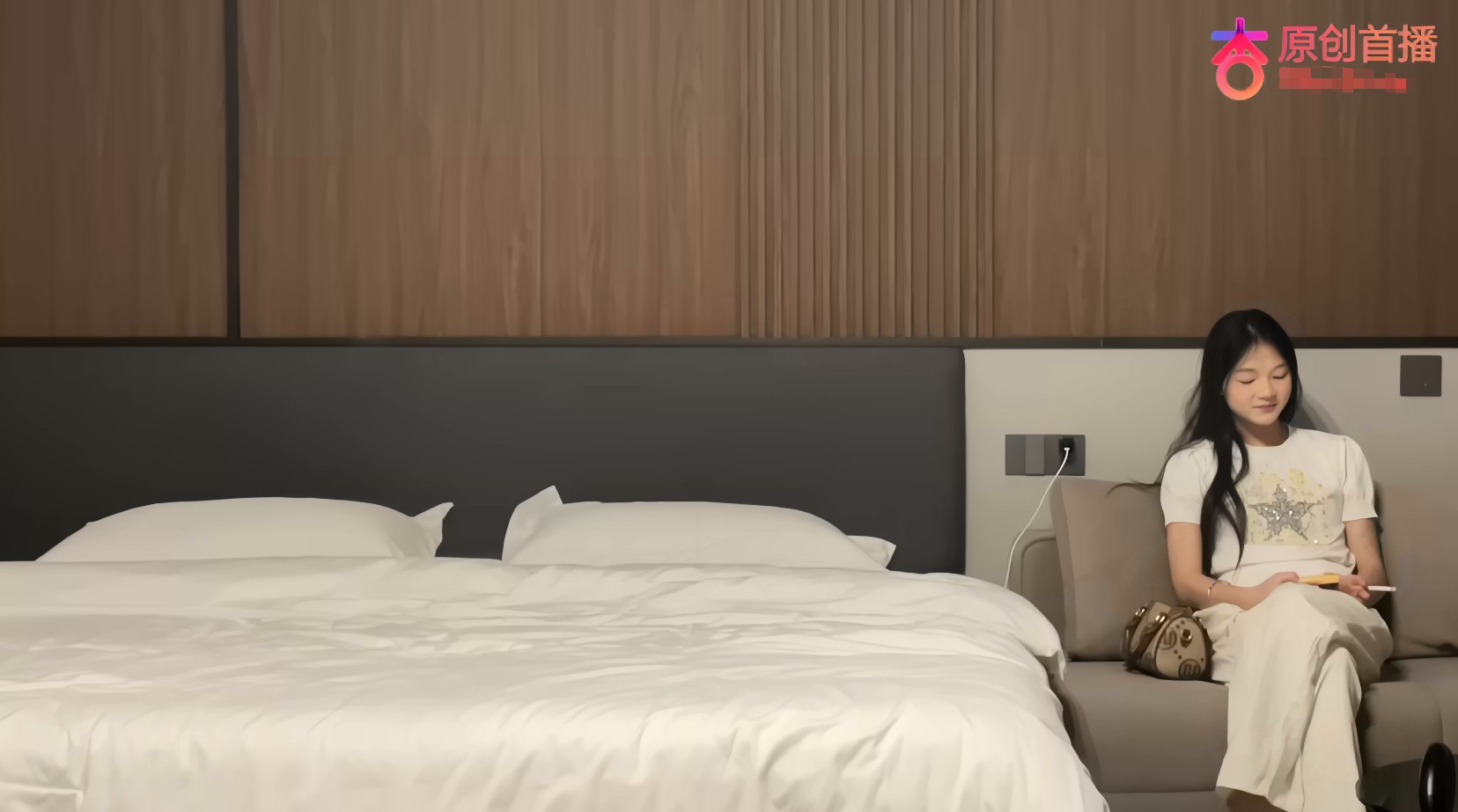 【短片x20】超美巨乳女神【黎菲兒】