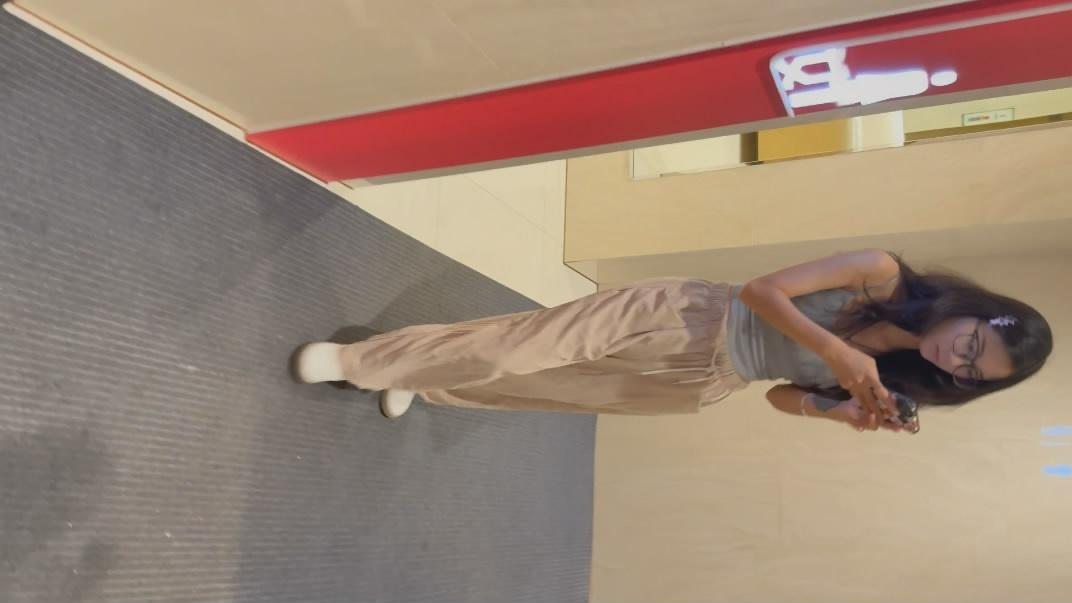 ❤️❤️❤️FansOneAA大人学(Dalungg)和蜂拥而至的骚货们来一场火热的3P性爱