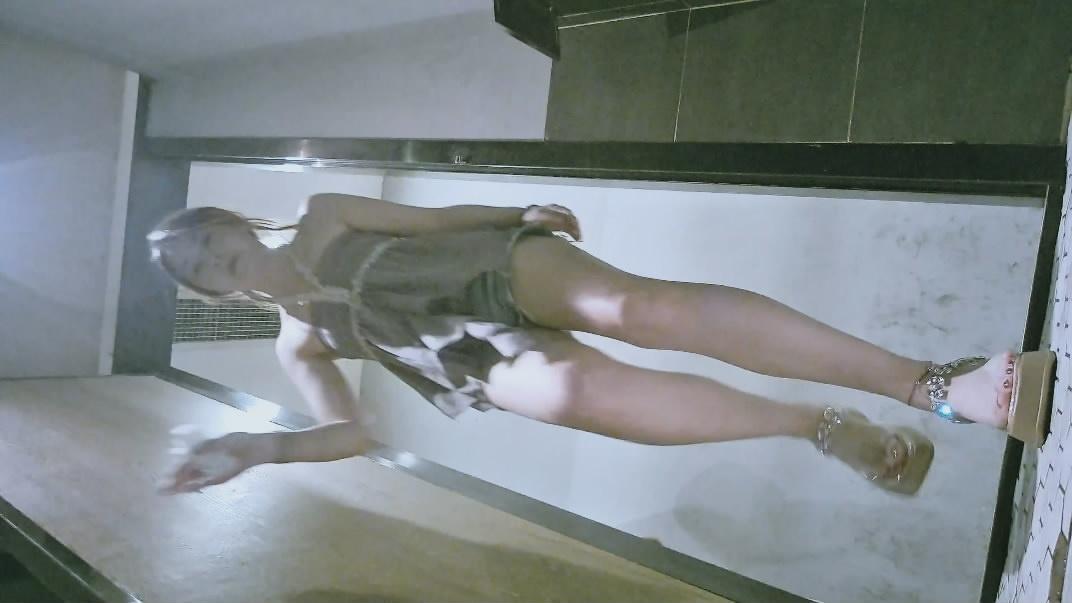 ❤️❤️❤️18歲的含苞待放抓著她的雙馬尾操了她半個小時讓她坐在機位前面近景讓兄弟們看