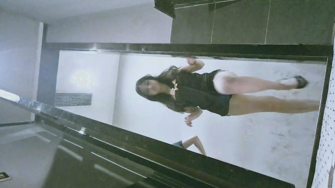 ❤️❤️❤️18歲的含苞待放抓著她的雙馬尾操了她半個小時讓她坐在機位前面近景讓兄弟們看