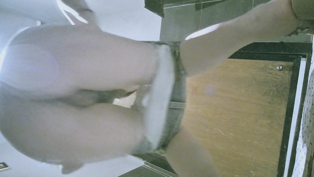 ❤️❤️❤️18歲的含苞待放抓著她的雙馬尾操了她半個小時讓她坐在機位前面近景讓兄弟們看