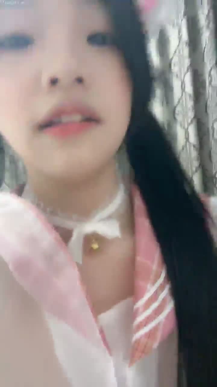 [MP4/ 1.4G] 清纯萝莉美少女制服挑逗，美乳身材真诱人