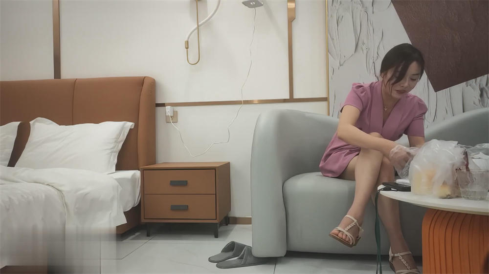 【短片x20】約了個❤️極品嫩妹18歲的含苞待放～抓著她的雙馬尾操了她半個小時