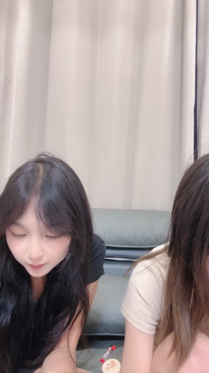 【短片x20】學生~扣穴自慰~沐浴~爽