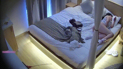 【短片x20】這妹子好，反差感強，小穴也緊