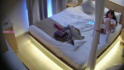 【短片x20】這妹子好，反差感強，小穴也緊