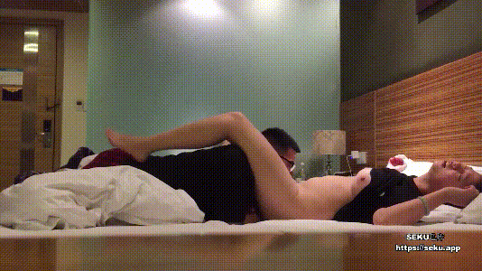 【短片x20】偷穿情趣絲襪的妹妹