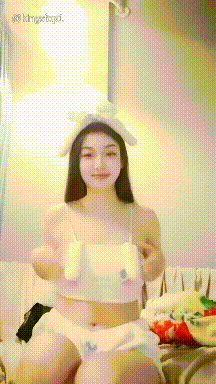 【短片x20】陰蒂上帶着小鈴铛