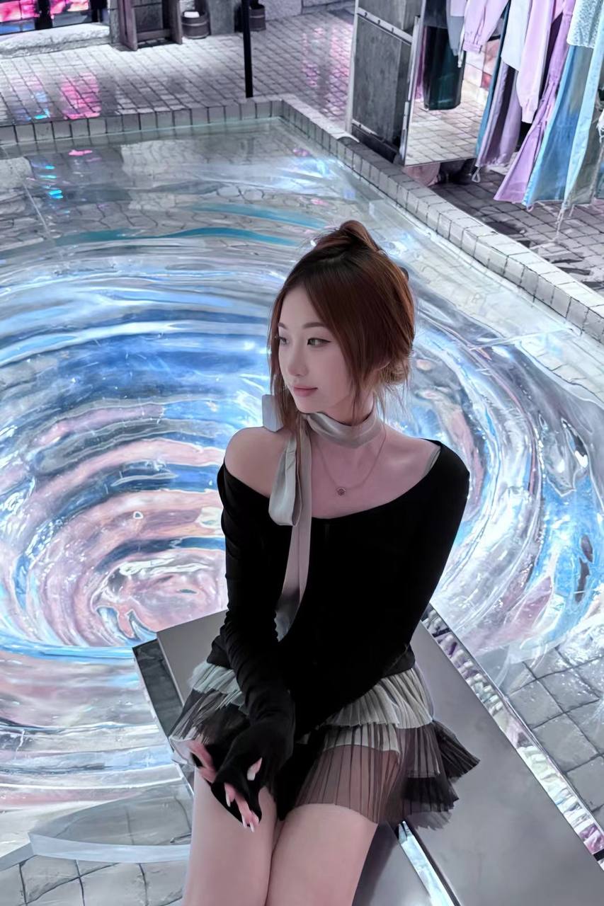 甜美蘿莉3女4男亂交群P.短發甜美像偶像明星