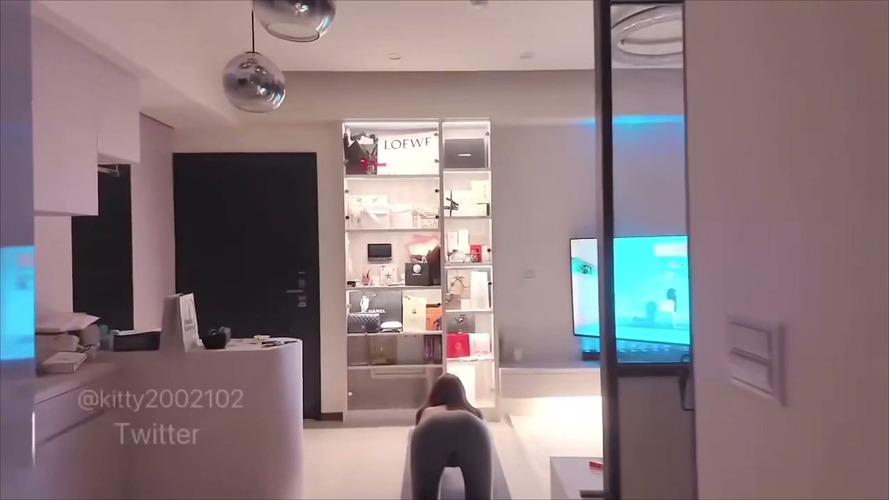 【短片x20】二次元清純可愛乾嫩穴忍不住想舔她