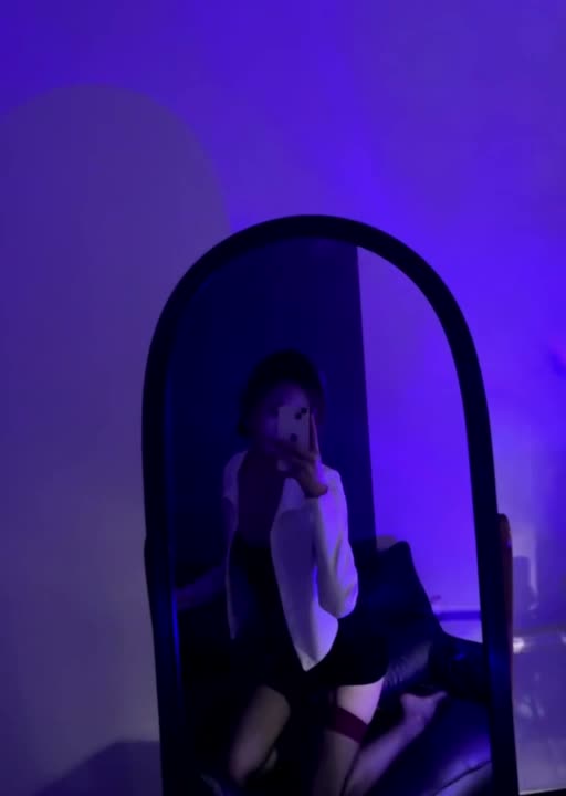 ZqKnxH.jpg