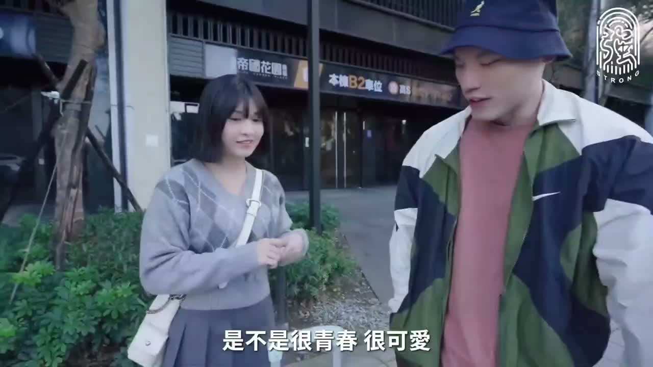 Z6Pnee.jpg