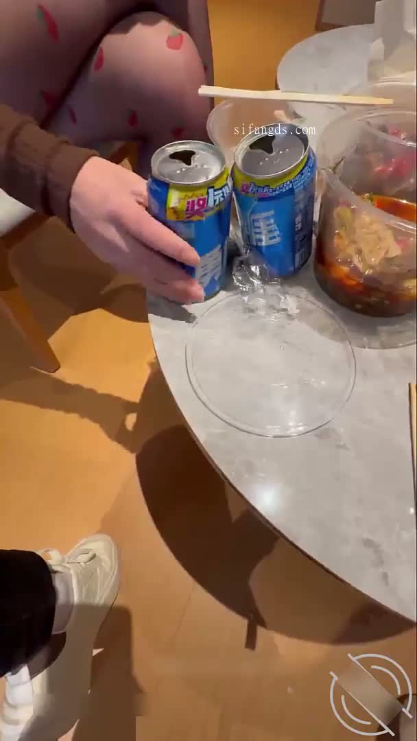 ZVtxUe.jpg