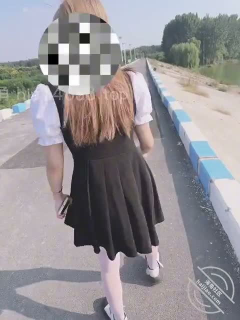 ZkfFIU.jpg