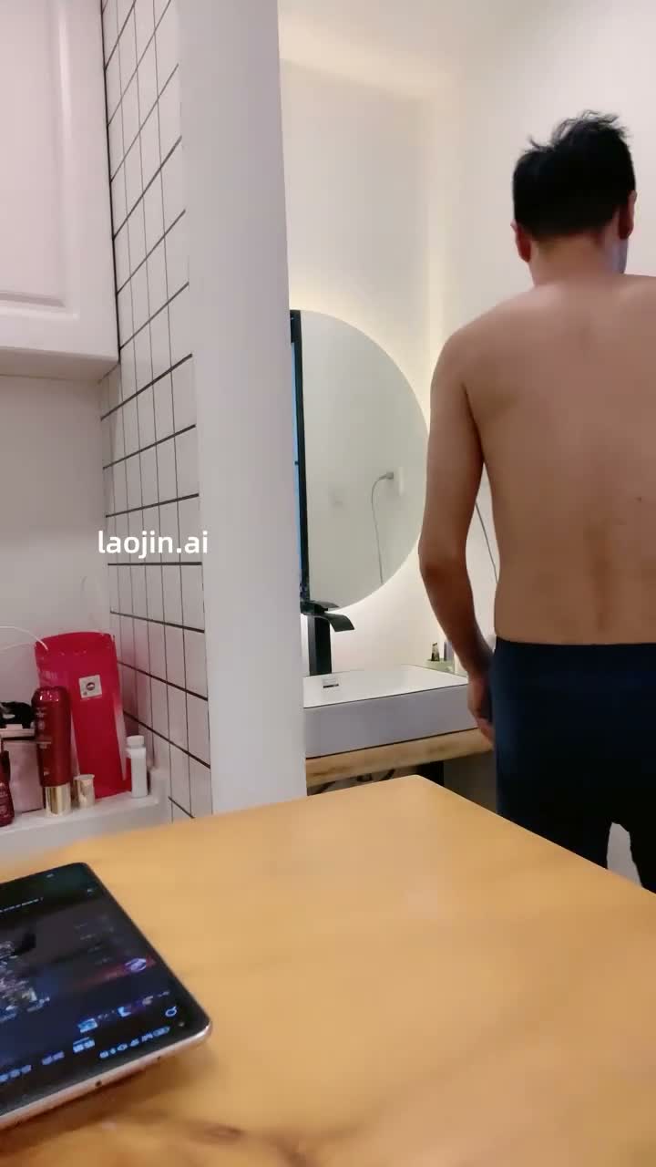 ZpGaTO.jpg