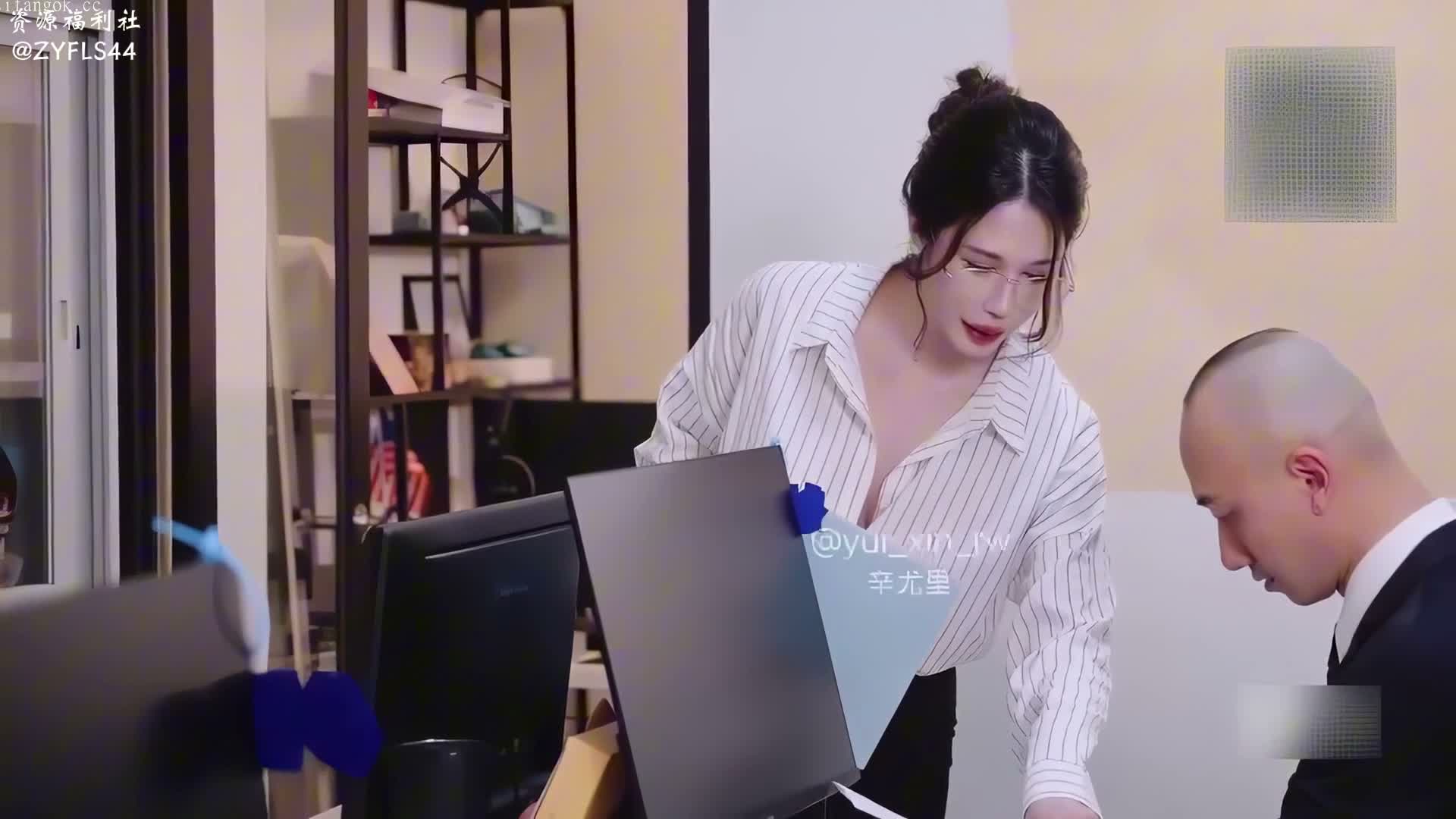 dYckp8.jpg