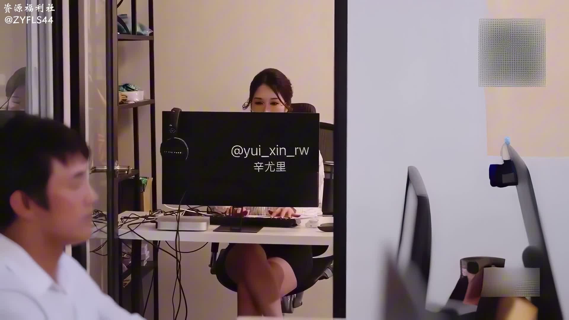 dYcpMc.jpg
