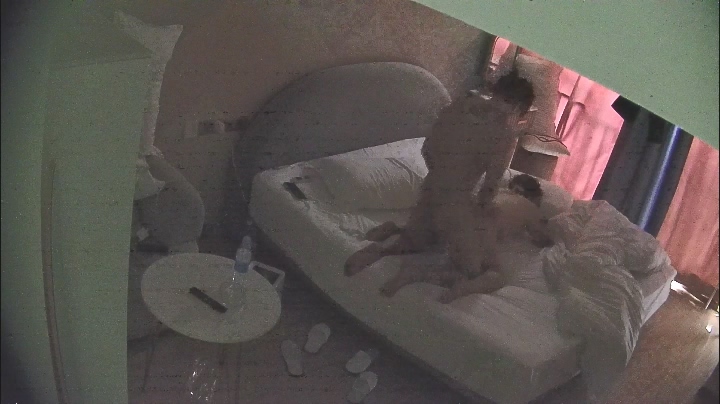 [MP4/2.14G]2026-6-21酒店偷拍 粉色礼裙大奶子浑圆颜值可爱妹子被男友爆干