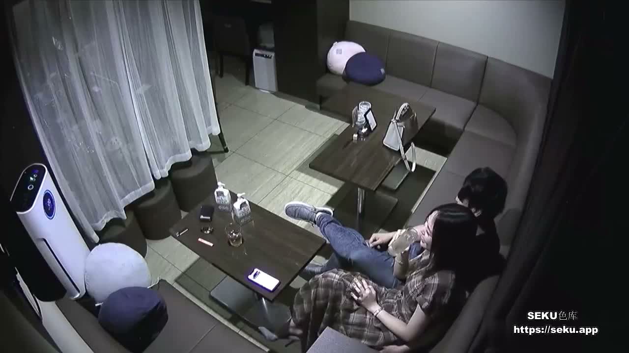 dckbCO.jpg
