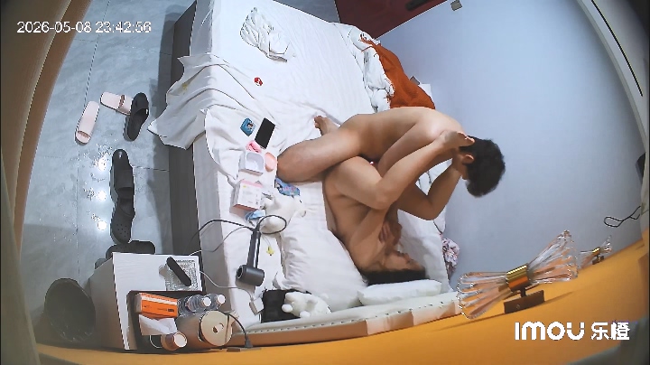 [MP4/1.78G]5-8乐橙酒店偷拍年轻情侣穿短袖微胖可爱女和男友玩69后多体位做爱被内射