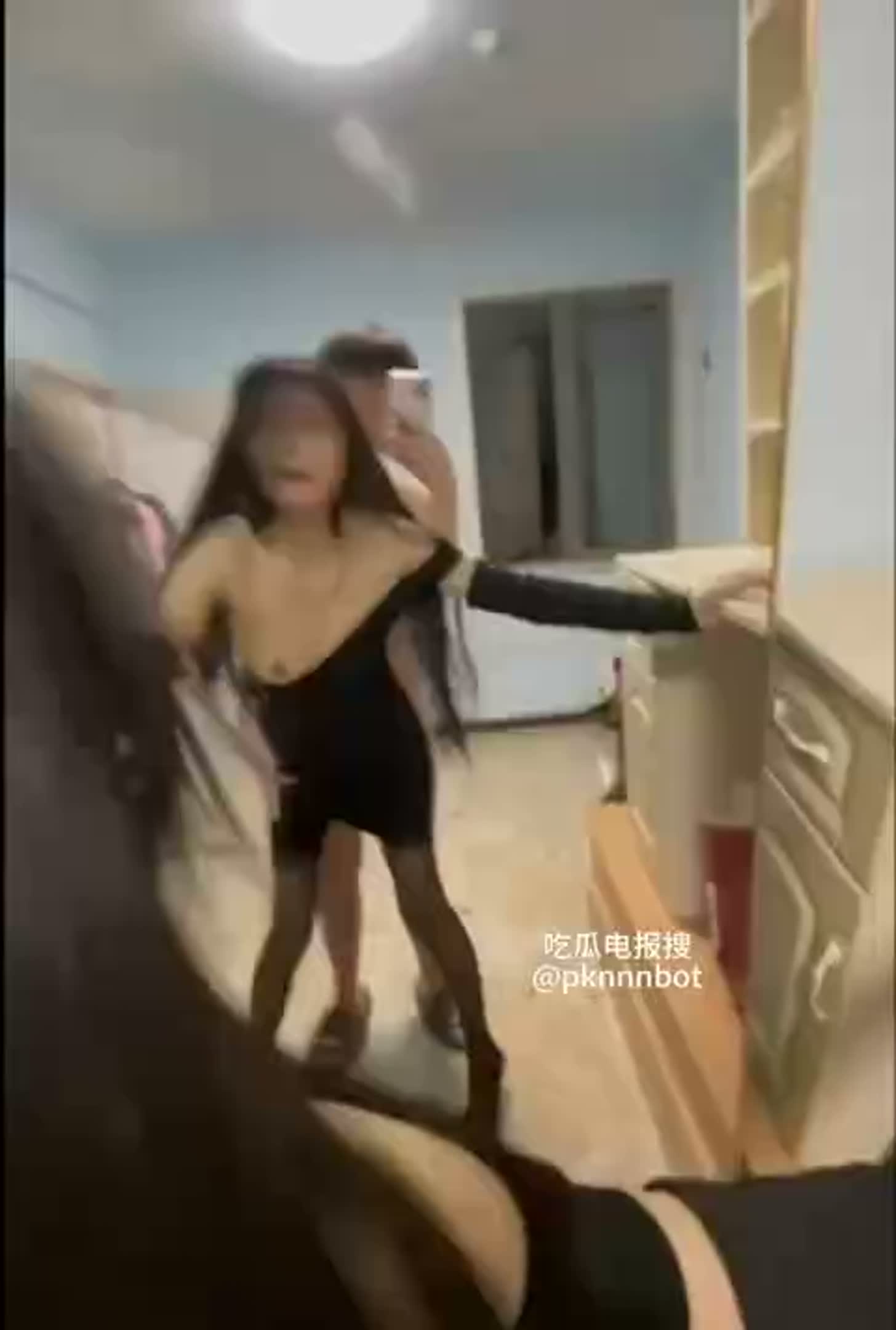 dZzLYV.jpg